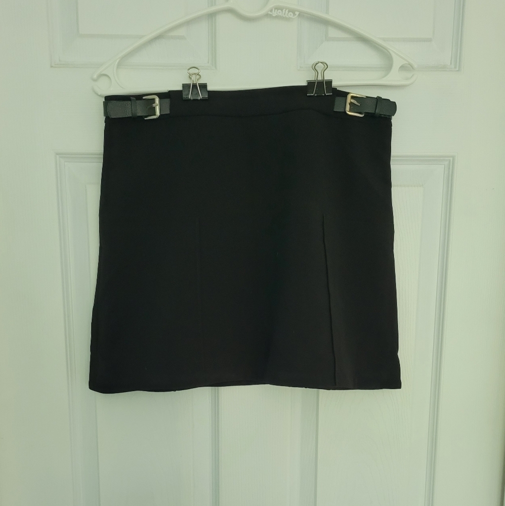 Express Skirt size 2 NWOT Black
